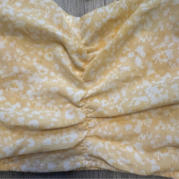 Abercrombie & Fitch NWT Butter Yellow Crop Top - Picture 2 of 6